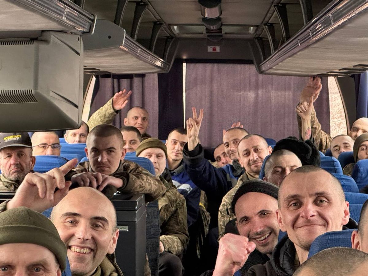 Звільнено з полону ще 150 українських захисників
